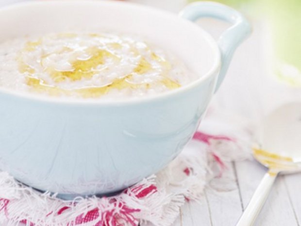 [Translate to Turkey - Turkish:] Breakfast porridge with yoghurt and honey